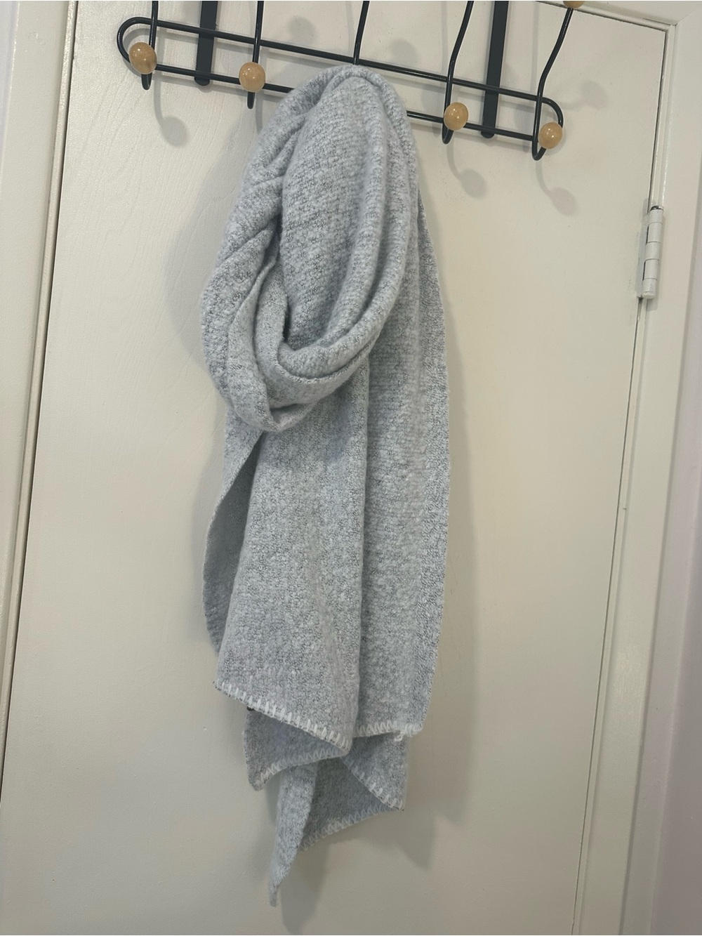 Cozy Lightweight Women's Grey Knit Scarf